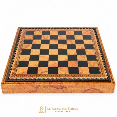 Échiquier Ancien Monde vu de face, coffret fermé en similicuir