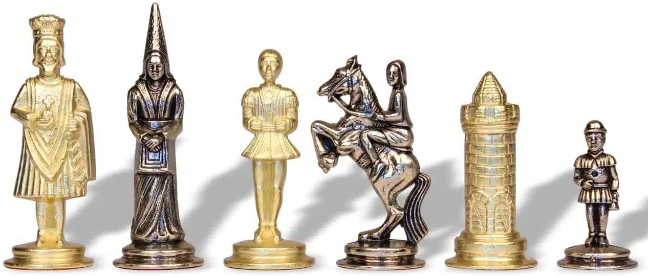 Ensemble Camelot Roi Arthur XIII Echiquier avec Rangement et Jeu d'Echecs en Métal – Image 5