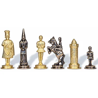 Pièces d'échecs Camelot dorées et argentées, pion et cavalier détaillés