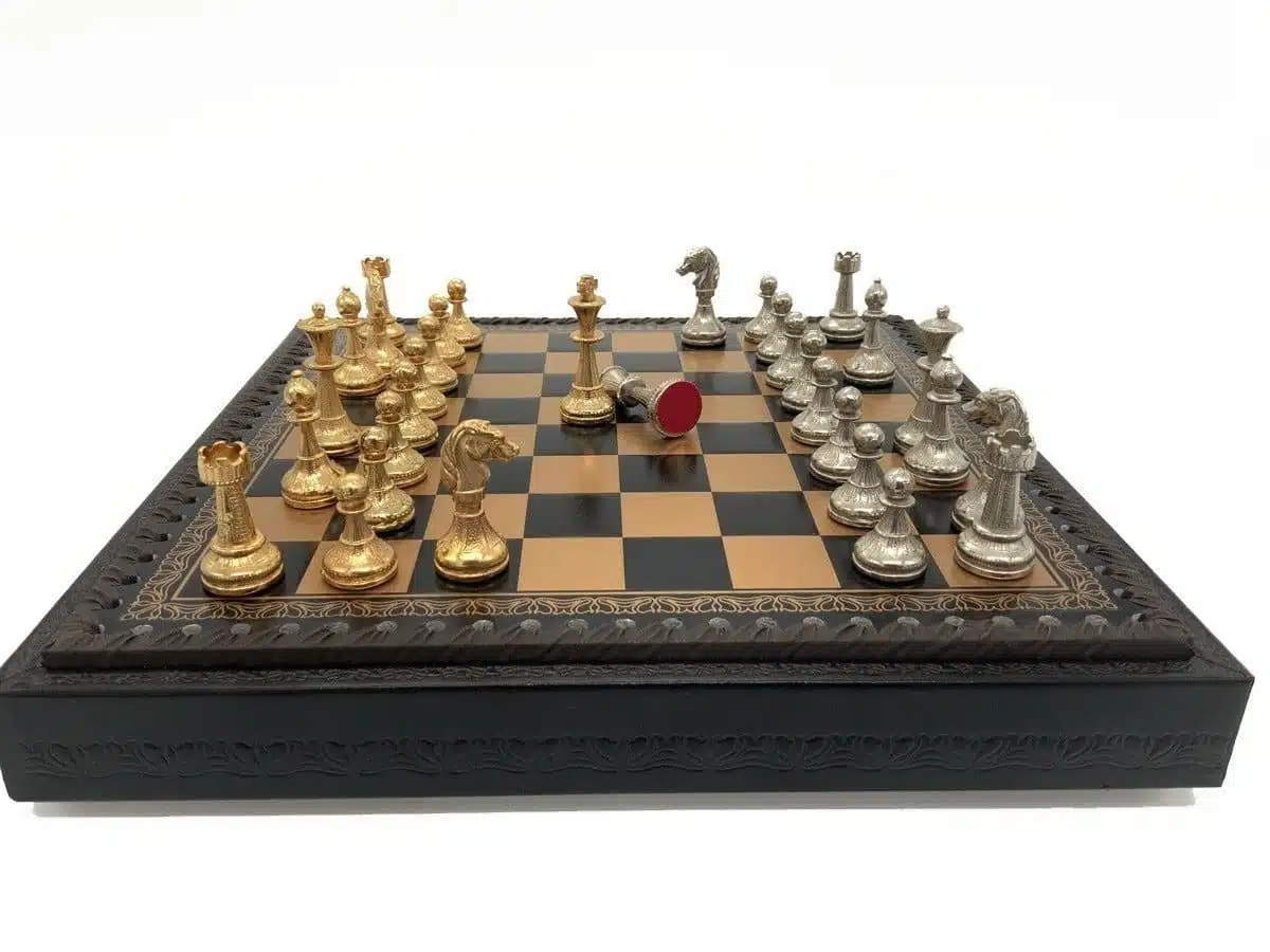 Ensemble Mignon Flower V Echiquier avec Rangement et Jeu d'Echecs Métal Plaqué Or et Argent – Image 3