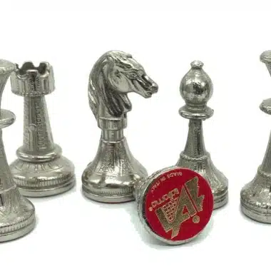 Ensemble Mignon Flower VI Echiquier avec Rangement et Jeu d'Echecs Métal Plaqué Or et Argent – Image 4