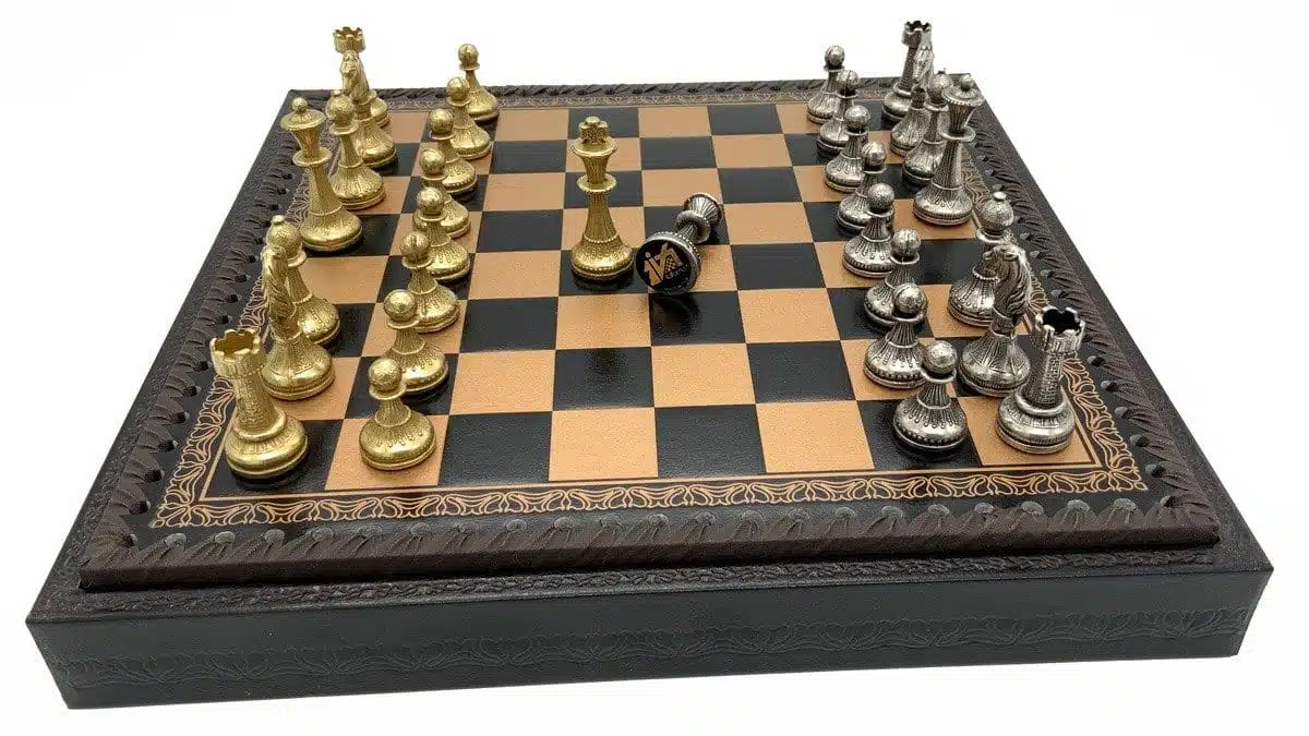 Ensemble Mignon Flower IX Echiquier Noir avec Rangement et Jeu d'Echecs en Métal – Image 3