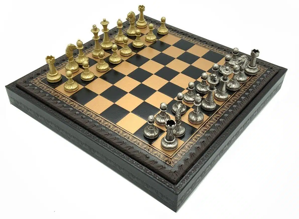 Ensemble Mignon Flower IX Echiquier Noir avec Rangement et Jeu d'Echecs en Métal