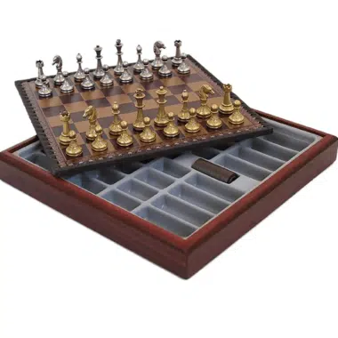 Alternative view of Ensemble Mignon Flower VIII Echiquier Rouge avec Rangement et Jeu d'Echecs en Métal
