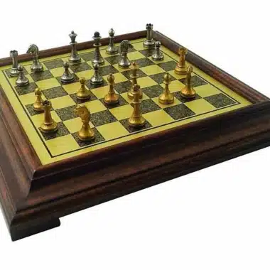 Ensemble "Mignon Flower III" Echiquier sur Pied en Bois Massif Effet Laiton et Jeu d'Echecs en Métal Massif