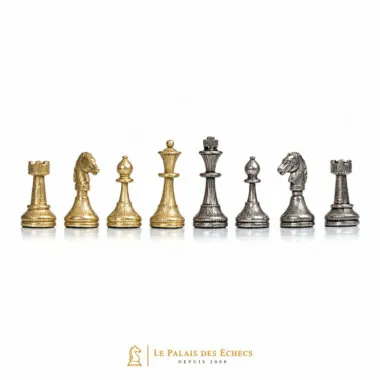Jeu d'Echecs en Métal Mignon Flower, pièces dorées et argentées alignées