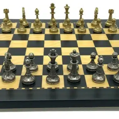 Ensemble Mignon Flower X Echiquier en Bois et Jeu d'Echecs en Métal – Image 3