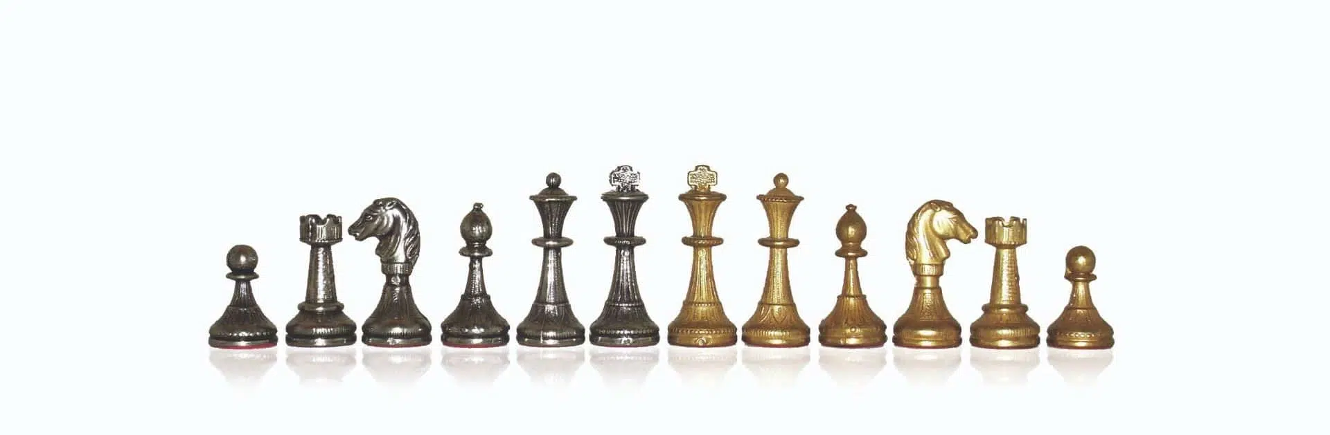 Ensemble Mignon Flower Echiquier en Similicuir & Jeu d'Echecs en Métal – Image 16