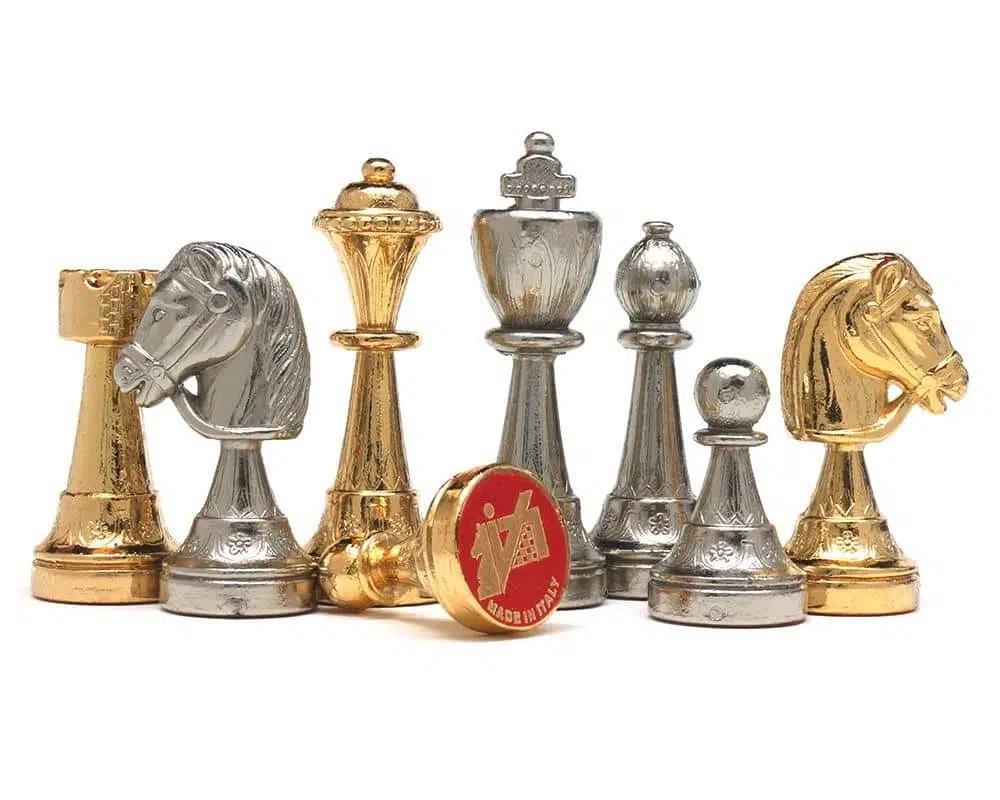 Ensemble Classic Flower 4 Echiquier en Bois d'Erable et de Bruyère et Jeu d'Echecs en Métal Plaqué Or et Argent – Image 4