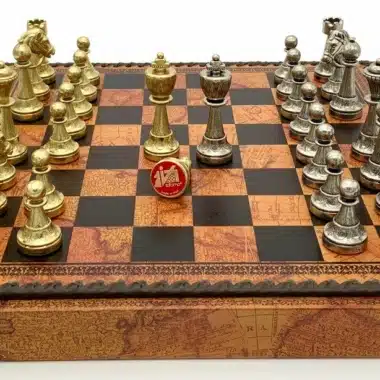 Ensemble Staunton Mix VI Echiquier Brun avec Rangement et Jeu d'Echecs en Métal – Image 3