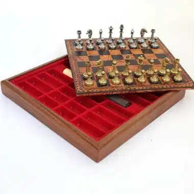 Alternative view of Ensemble Mignon Flower Echiquier en Similicuir & Jeu d'Echecs en Métal