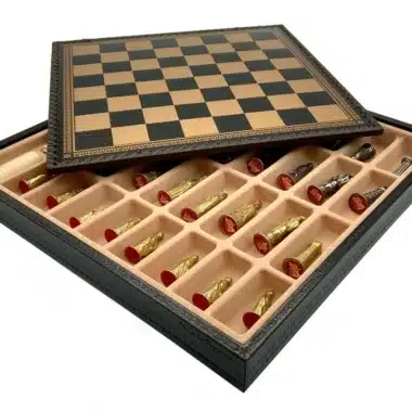 Alternative view of Ensemble Médieval V Echiquier en Similicuir & Jeu d'Echecs en Métal Massif
