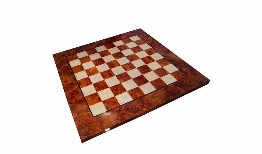 Ensemble "Staunton XL II" Echiquier en Bois d'Orme et de Bruyère Laqué & Jeu d'Echecs en Bois et Laiton