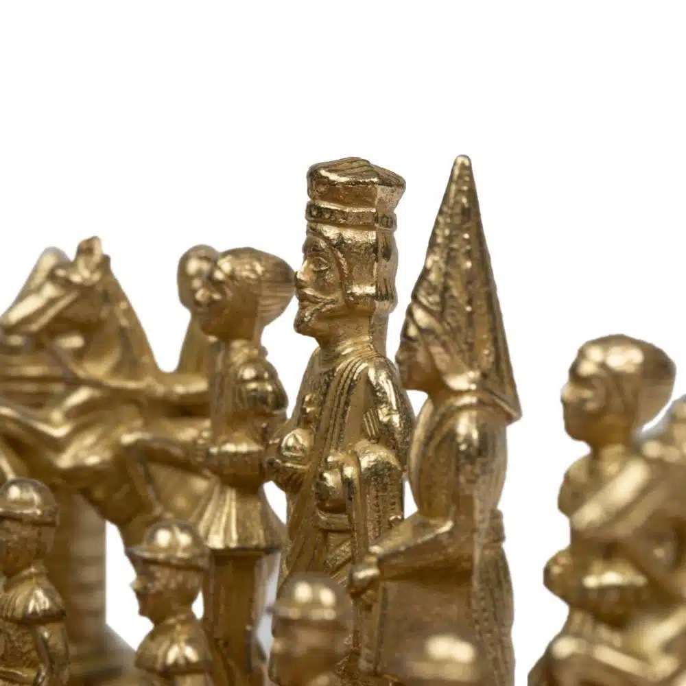 Ensemble Camelot Roi Arthur XIII Echiquier avec Rangement et Jeu d'Echecs en Métal – Image 3