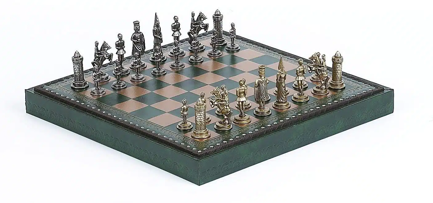 Ensemble Camelot Roi Arthur XIII Echiquier avec Rangement et Jeu d'Echecs en Métal