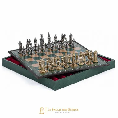 Coffret Camelot ouvert montrant le tiroir de rangement doublé rouge
