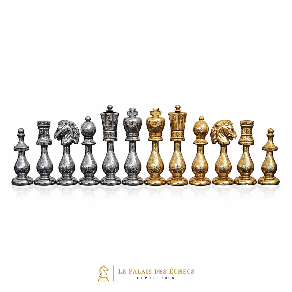 Ensemble "Arabic Style" Echiquier en Bois d'Erable et Jeu d'Echecs en Métal Plaqué Or et Argent