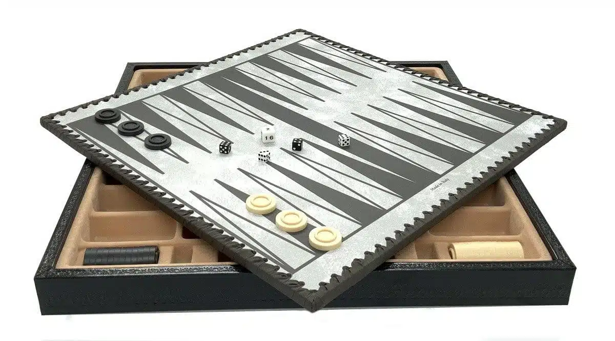Ensemble Arabic Style V Echiquier Noir en Similicuir avec Rangement et Jeu d'Echecs en Métal Plaqué Or et Argent – Image 8