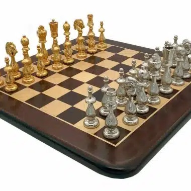 Ensemble Arabic Style VI Echiquier en Bois de Rose et d'Erable et Jeu d'Echecs en Métal Plaqué Or et Argent