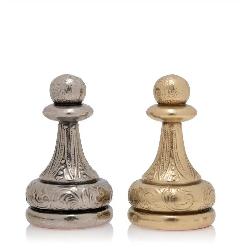 Ensemble Flowered IIII Echiquier en Cuir Véritable et Jeu d'Echecs en Métal – Image 18
