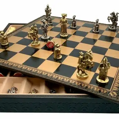 Alternative view of Ensemble Lanzichenecchi II Echiquier Noir avec Rangement et Jeu d'Echecs en Métal