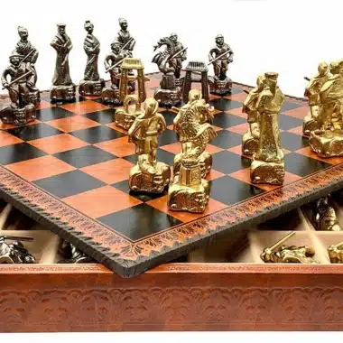 Ensemble Samourai III Echiquier Boîtier de Rangement et Jeu d'Echecs en Métal