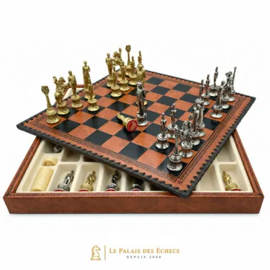 Ensemble Napoleon II posé sur son coffret ouvert, pièces dorées et argentées en place