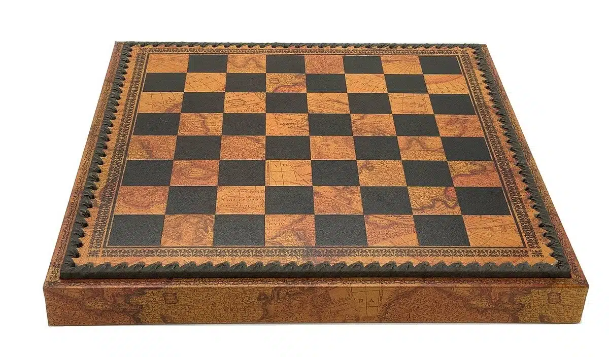 Jeu d'Echecs Guerres d'Indépendance de l'Ecosse & Échiquier en Similicuir avec Compartiment de Rangement – Image 15