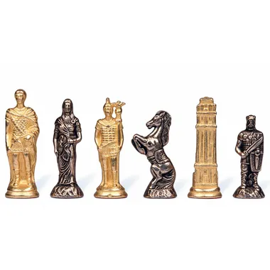 Pièces d'échecs Romains vs Barbares, dame, roi, cavalier et tour dorés et argentés