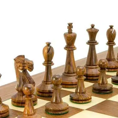 Alternative view of Ensemble Blackmore Echiquier en Bois de Noyer et d'Erable & Jeu d'Echecs en Bois de Rose Doré