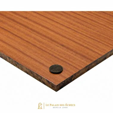 Échiquier en bois d'orme et de bruyère, détail du bord et de l'épaisseur du plateau