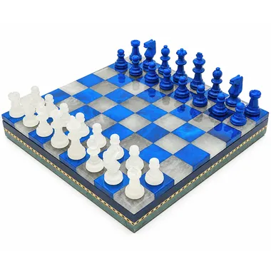 Ensemble complet en marbre bleu et blanc, vue d'ensemble sur coffret