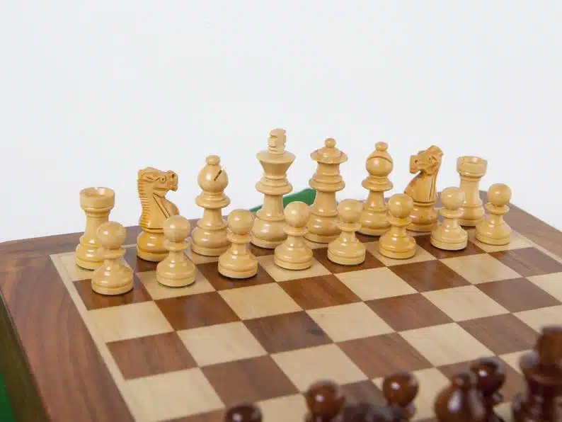 Ensemble Magnétique de Jeu d'Echecs et de Dame en Bois – Image 12