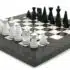 Ensemble Pyramide Moderne Gris Echiquier en Bois de Bruyère et d'Erable & Jeu d'Echecs en Bois Laqué Noir et Blanc