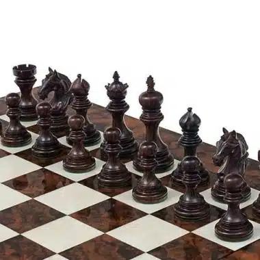 Alternative view of Ensemble Garvi Luxe Echiquier en Racine de Noyer Foncé Laqué & Jeu d'Echecs en Bois de Rose