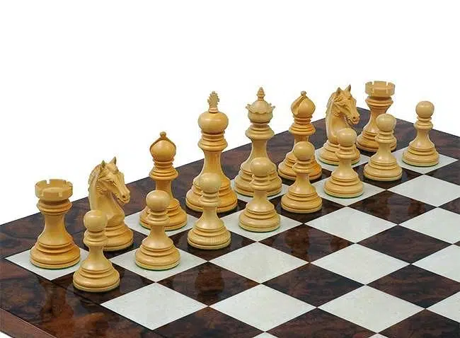 Ensemble Garvi Luxe Echiquier en Racine de Noyer Foncé Laqué & Jeu d'Echecs en Bois de Rose – Image 3