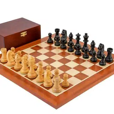 Ensemble Championship II Echiquier en Bois d'Acajou et d'Erable, Jeu d'Echecs en Bois de Buis et Buis Ebonisé &  Coffret de Rangement en Bois de Bouleau