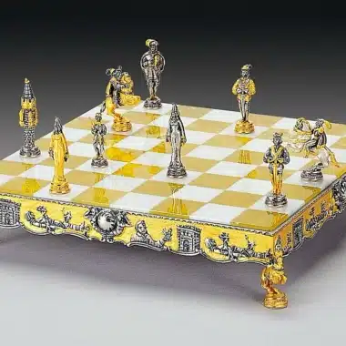 Ensemble "Gulliver et les Lilliputiens" Echiquier et Jeu d'Echecs en Bronze, Onyx et Or 24 Carats