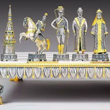 Ensemble "Nicolas II le Dernier Empereur de Russie" Echiquier et Jeu d'Echecs en Bronze, Onyx et Or 24 Carats