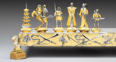 Ensemble "Samourai Bataille de Nagashino" Echiquier et Jeu d'Echecs en Bronze, Onyx et Or 24 Carats