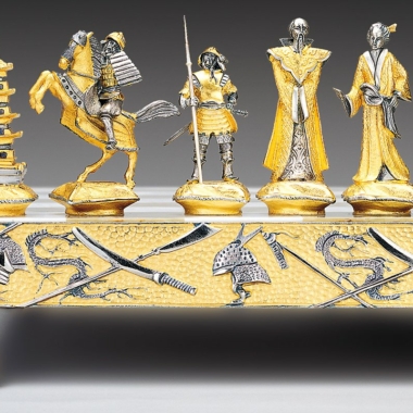 Ensemble "Samourai Bataille de Nagashino" Echiquier et Jeu d'Echecs en Bronze, Onyx et Or 24 Carats