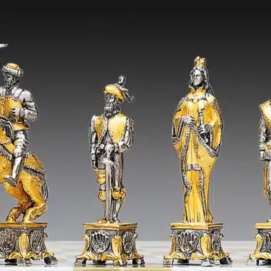 Pièces des Soldats de l'Etat en bronze doré et argenté, détail des figures du camp opposé