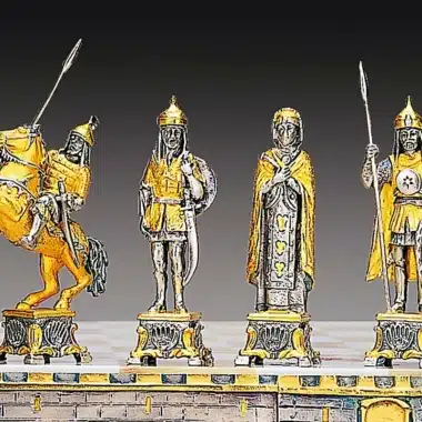 Pièces du camp Napoléon : cavalier, soldats et dignitaire en finition dorée