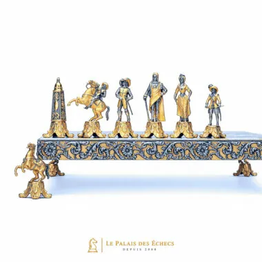 Ensemble "Louis XIV le Roi Soleil II" Echiquier et Jeu d'Echecs en Bronze, Onyx et Or 24 Carats