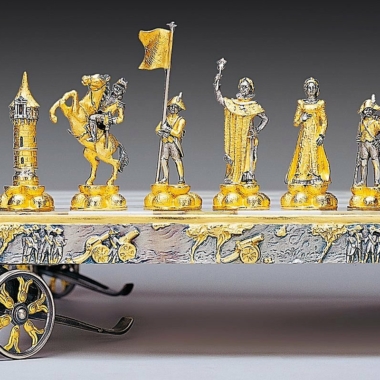 Ensemble "Napoléon Bonaparte Premier Empereur de France" Echiquier et Jeu d'Echecs en Bronze, Onyx et Or 24 Carats