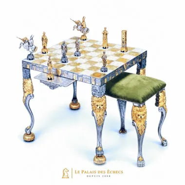 Ensemble "Vénétie Médiévale" Table d'Echiquier carré et Jeu d'Echecs en Bronze, Onyx et Or 24 Carats