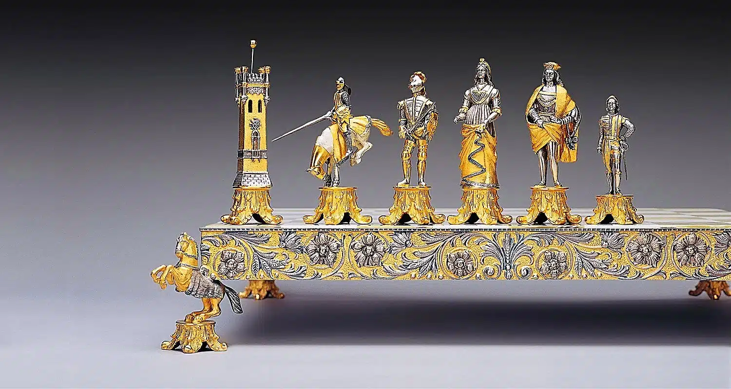 Ensemble "Médicis Vs Pazzi" Echiquier et Jeu d'Echecs en Bronze, Onyx et Or 24 Carats