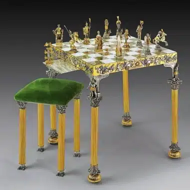 Ensemble "Bataille d'Actium Egyptiens vs Romains" Table d'Echiquier Carrée et Jeu d'Echecs en Bronze, Onyx et Or 24 Carats