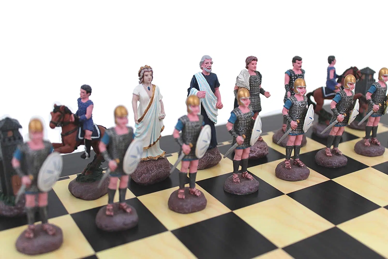 Ensemble Bataille de Troie Echiquier en Bois et Jeu d'Echec en Etain – Image 3