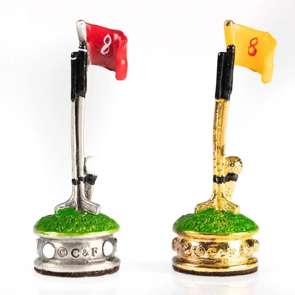 Ensemble Golfeur Echiquier en Bois d'Orme et de Bruyère Laqué & Jeu d'Echecs en Etain – Image 4